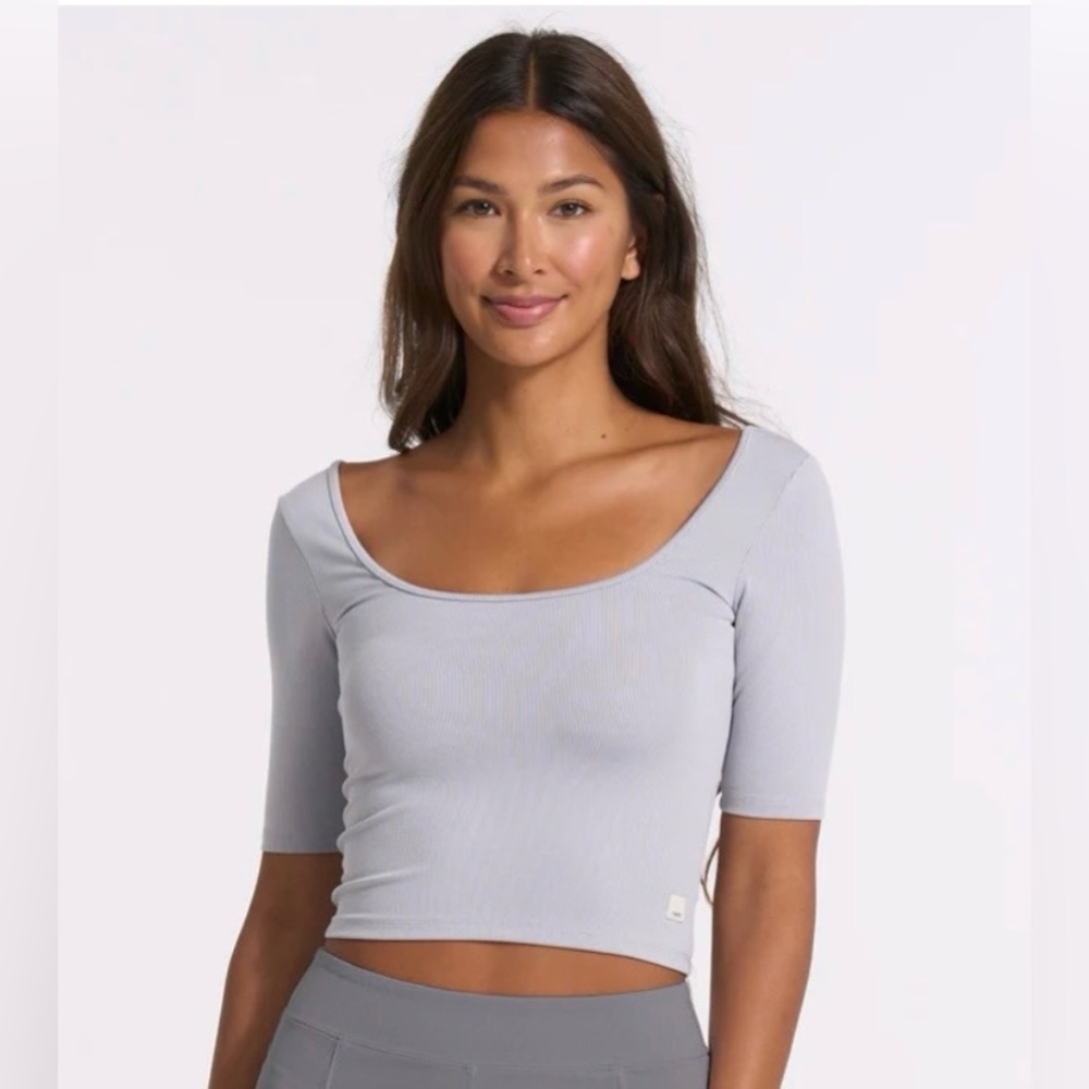 Vuori Lux Rib Avant Top - Palette Grey Heather. Size small